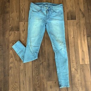 American Eagle light wash skinny jeans jegging